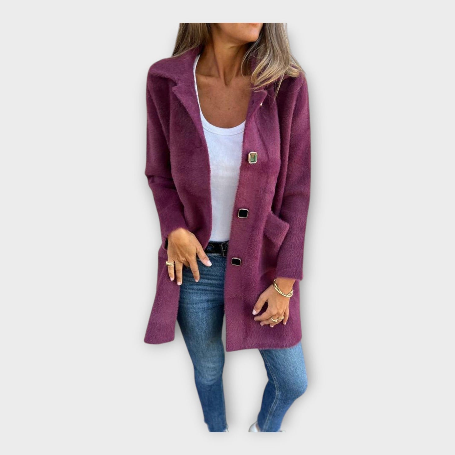 Kertu | Villane mantel elegantse kinnitusega