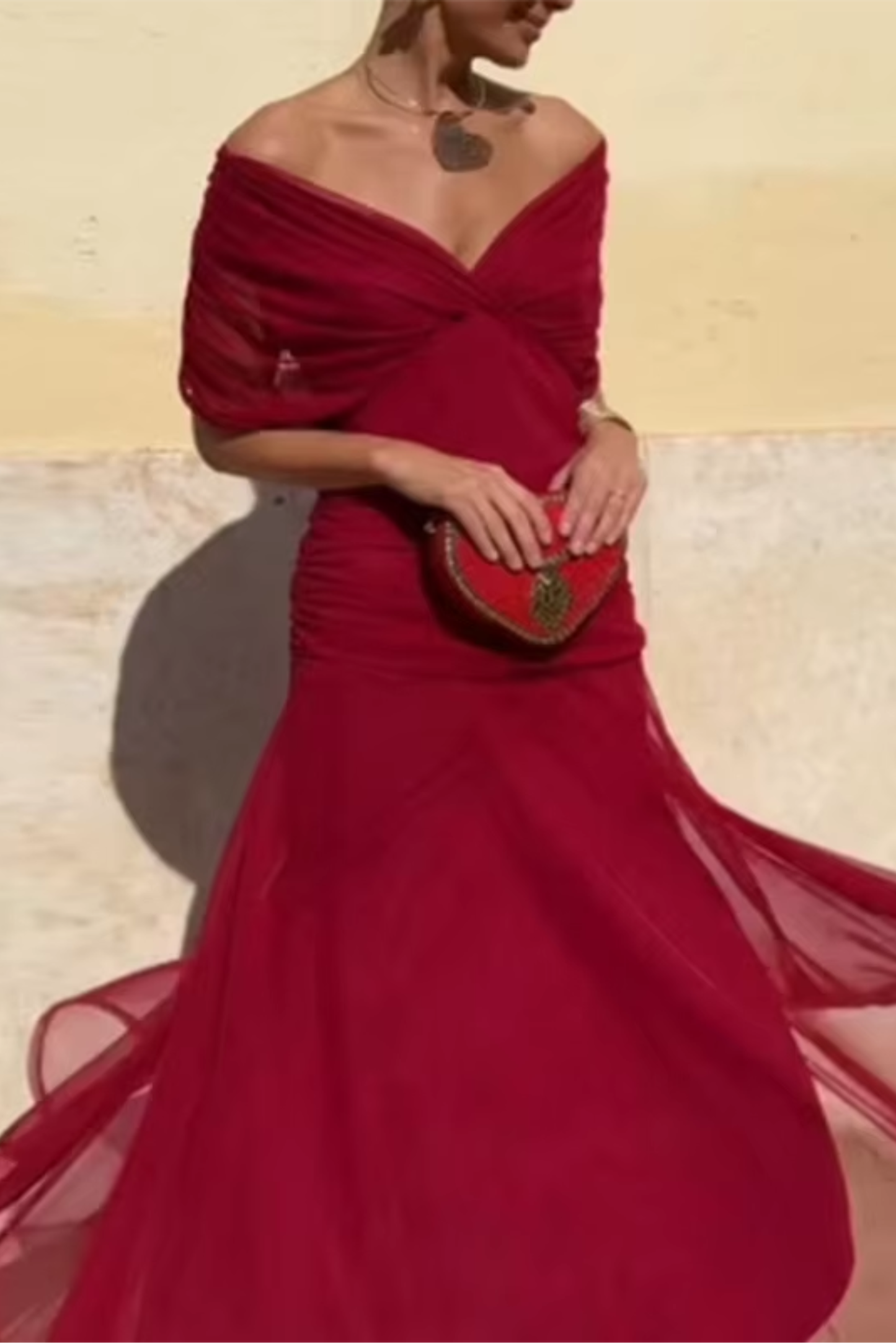 Louise | Elegantne Maxi Pidu Kleidiga V-kaelusega