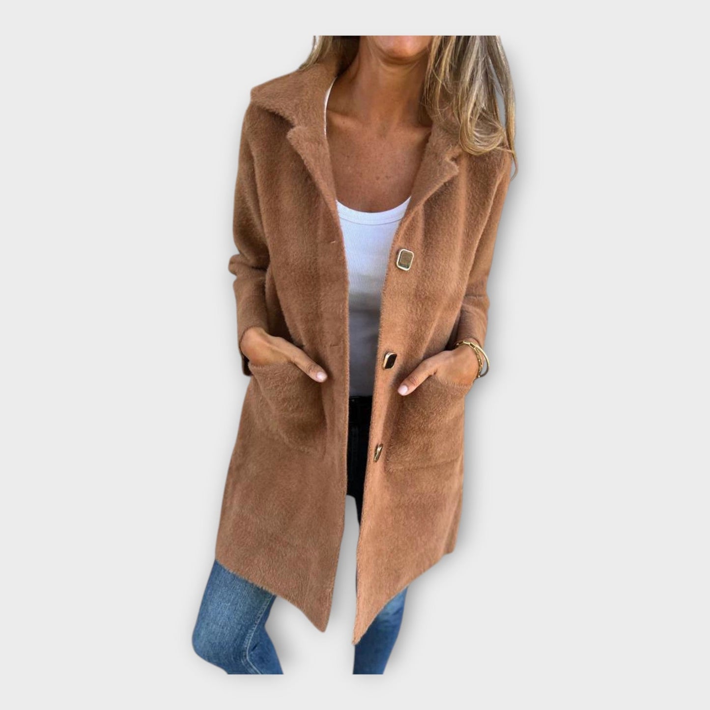 Kertu | Villane mantel elegantse kinnitusega