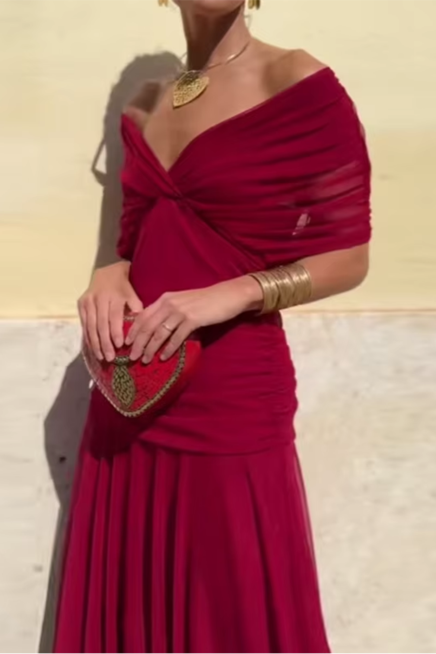 Louise | Elegantne Maxi Pidu Kleidiga V-kaelusega