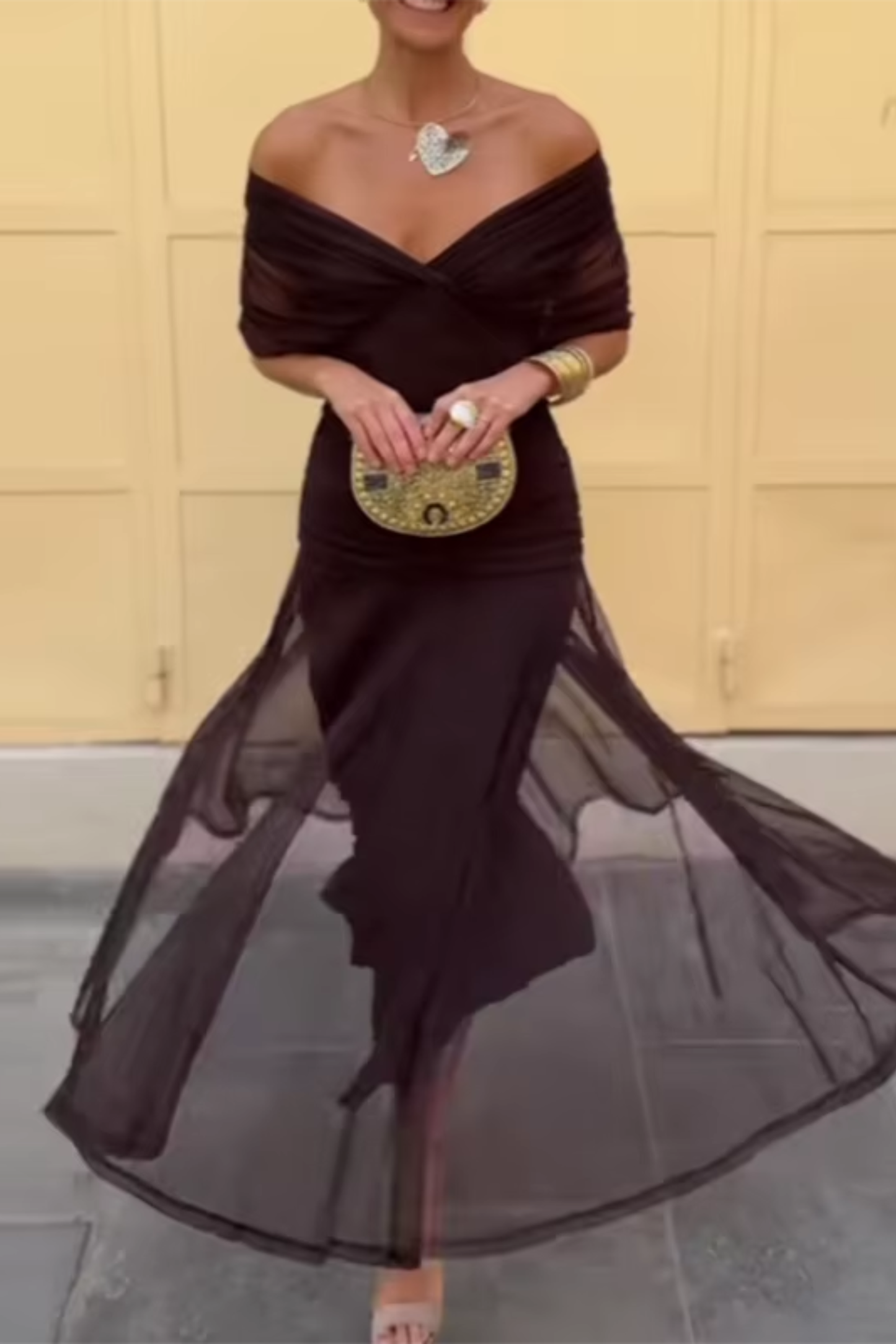 Louise | Elegantne Maxi Pidu Kleidiga V-kaelusega