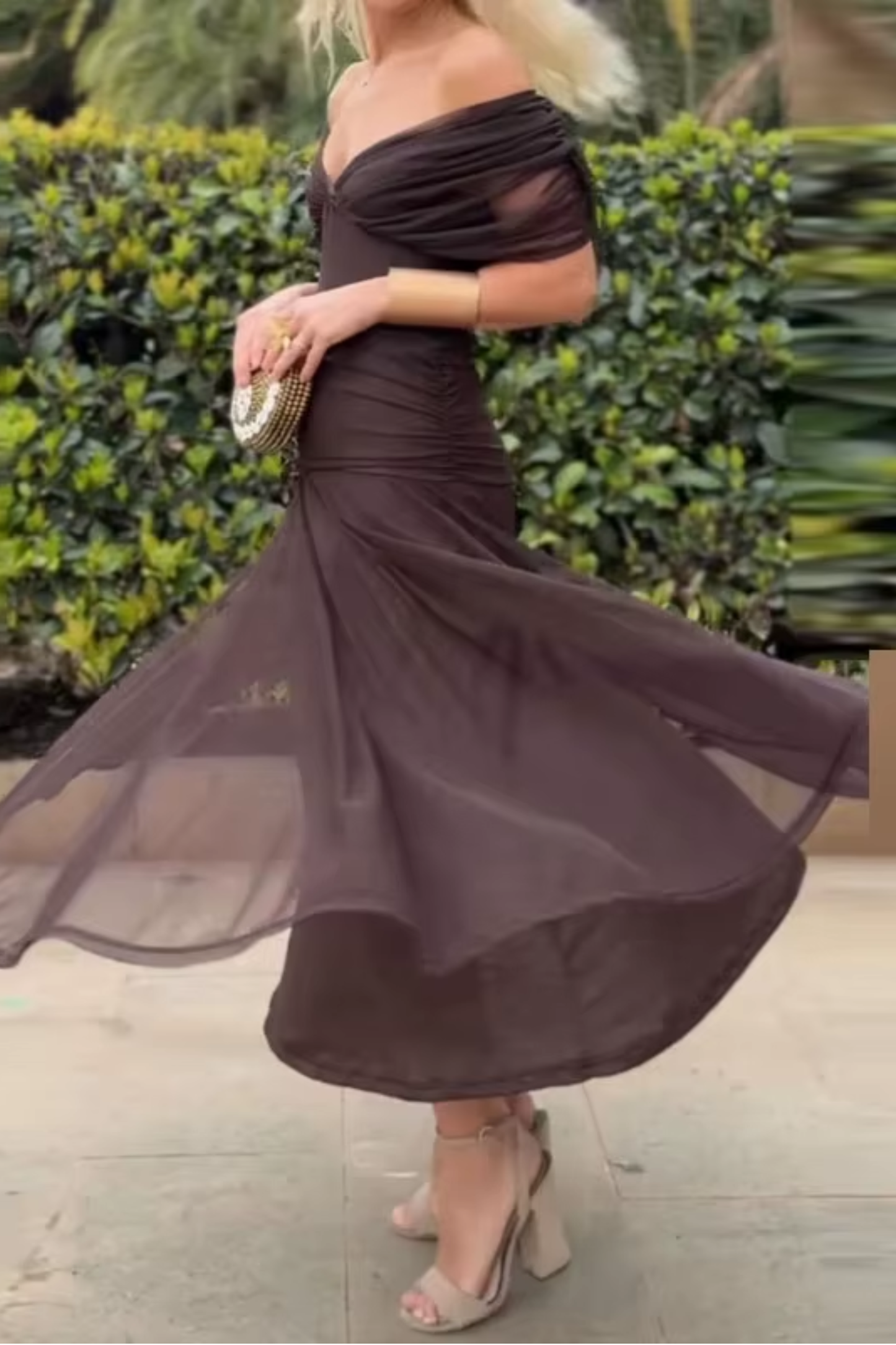 Louise | Elegantne Maxi Pidu Kleidiga V-kaelusega