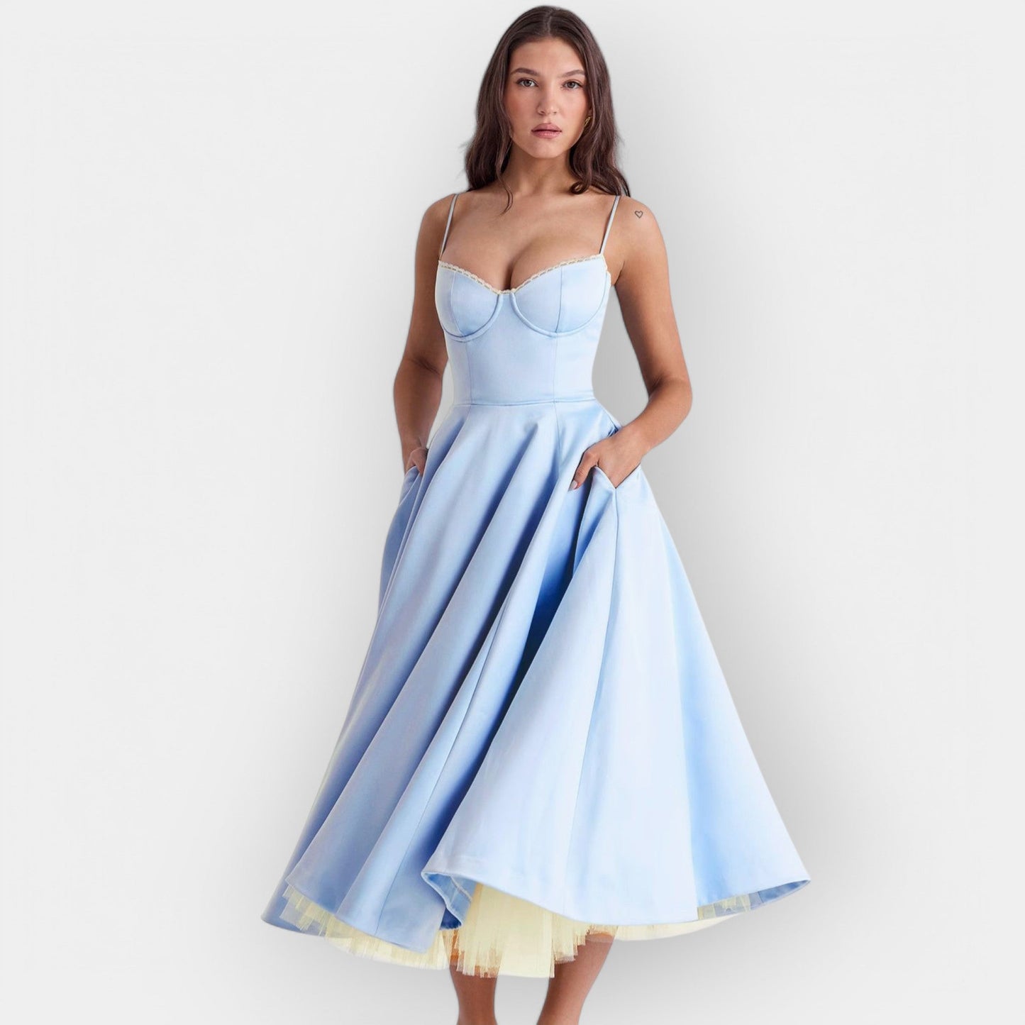 Olivia | Elegantne joonega midi kleit